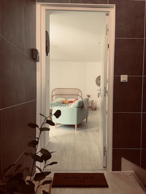 Girafe, Style Boheme Et Atypique, Curistes * Luxeuil-les-Bains
